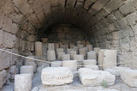 storage of old artifacts figgerits